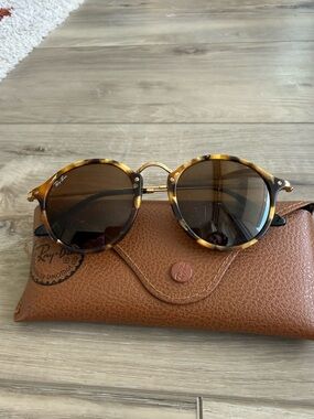 Ray-Ban Tortoiseshell Round Sunglasses RB2447
